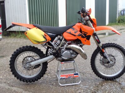 KTM 125 EXC 2003 - 1575 km ! uitmuntende staat ! - Afbeelding 13