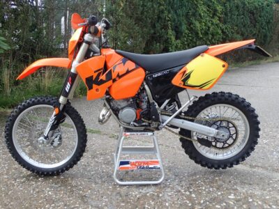 KTM 125 EXC 2003 - 1575 km ! uitmuntende staat ! - Afbeelding 5