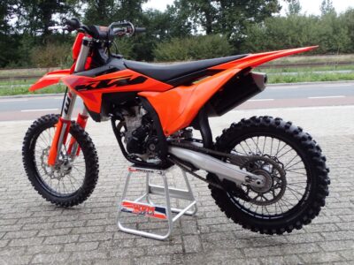 KTM 250 SX-F 2024  slechts 53.9 uur - Afbeelding 2