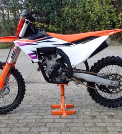 KTM 250 SX-F 2024 met slechts 75 uur