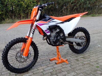 KTM 250 SX-F 2024 met slechts 75 uur - Afbeelding 2