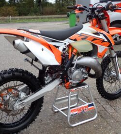 KTM 125 EXC 2016 ! de laatste productie : 3025 km ! A-1rijbewijs !!!