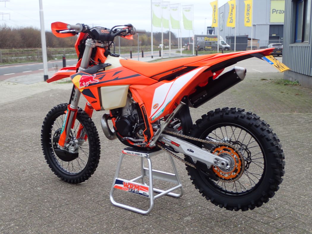 KTM 300 EXC 2025 CHAMPION EDITION slechts 1953 km !! - Afbeelding 3