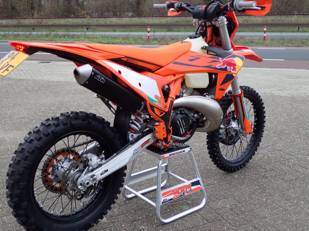 KTM 300 EXC 2025 CHAMPION EDITION slechts 1953 km !! - Afbeelding 15