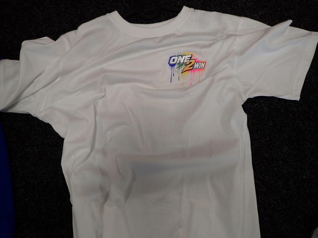 One2Win T shirt