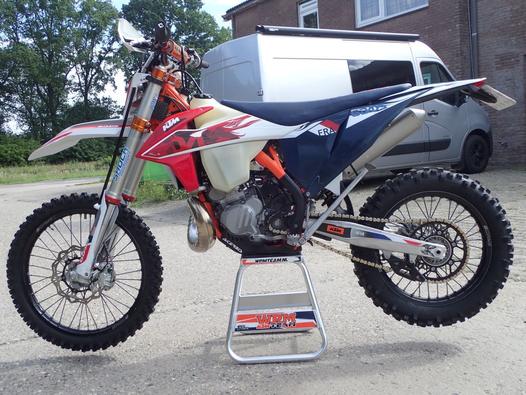 KTM 250 EXC 2023 6 day's ( met nieuwe cilinder !!! ) 5324 km - Afbeelding 2