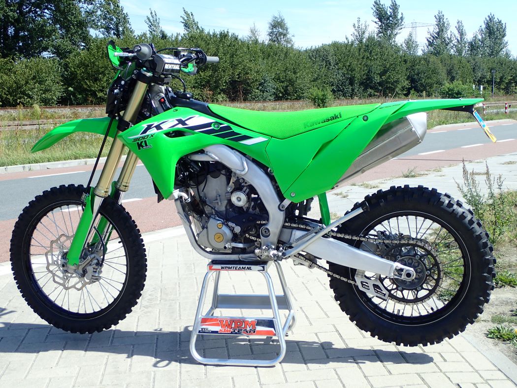 Kawasaki KX300 X 2025/26 -reserve motor / demo slechts 1462 km !! - Afbeelding 2