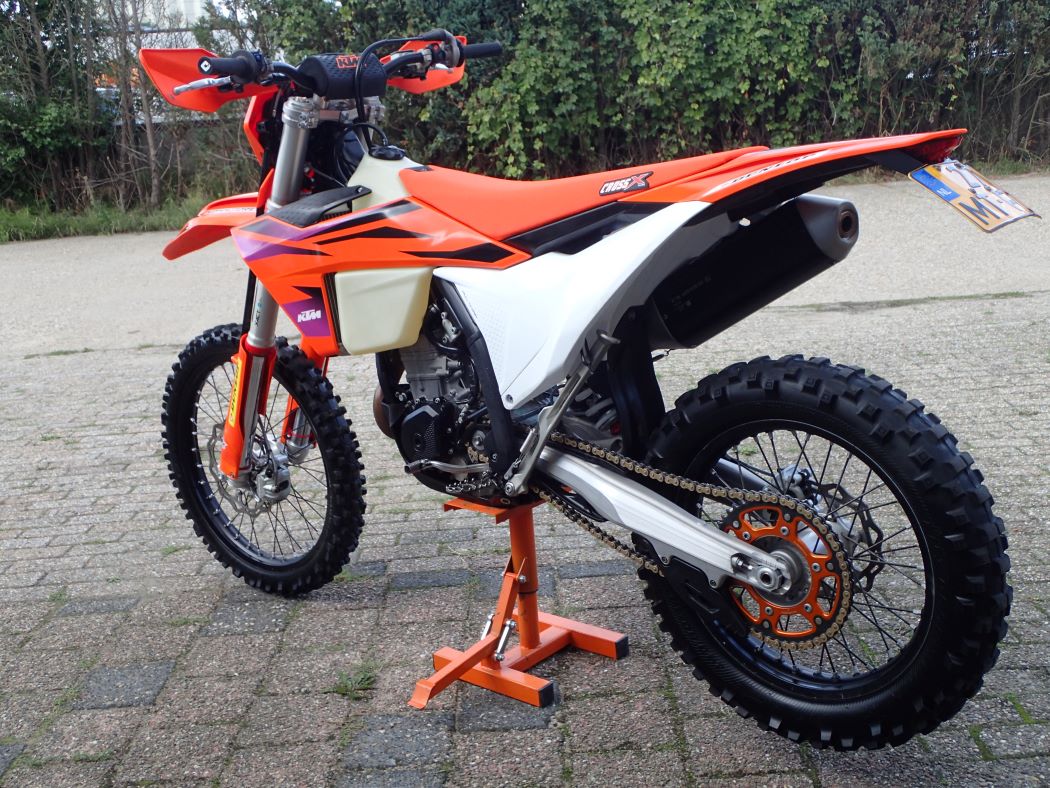 KTM 500 EXC 2024 ! slechts 4729 km - Afbeelding 2