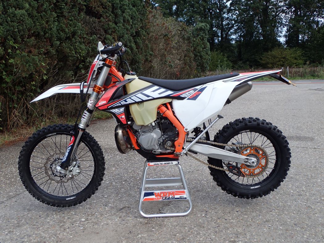 KTM 300 EXC 6 day's 2019 met slechts 5633 km !!