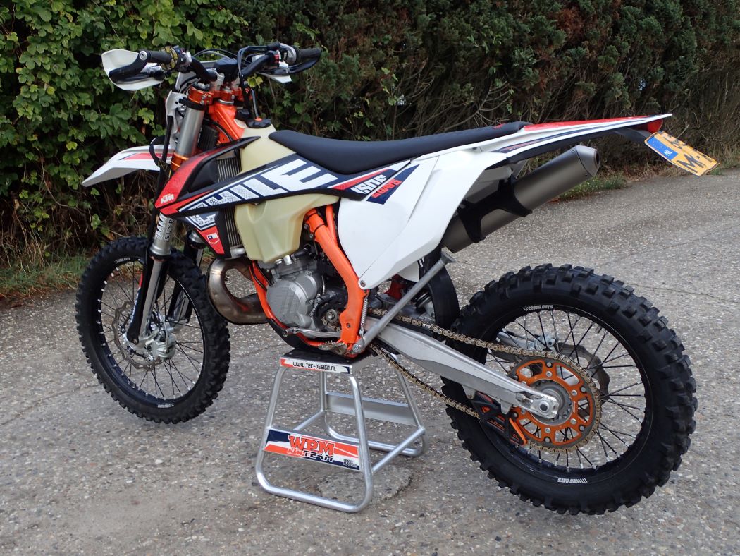 KTM 300 EXC 6 day's 2019 met slechts 5633 km !! - Afbeelding 5