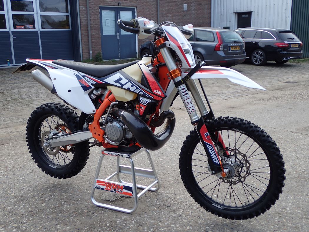KTM 300 EXC 6 day's 2019 met slechts 5633 km !! - Afbeelding 9